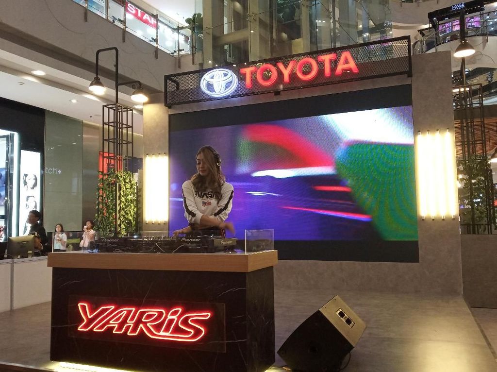 Manjakan Milenial Jakarta, Toyota Suguhkan DJ di Yaris Beats Corner