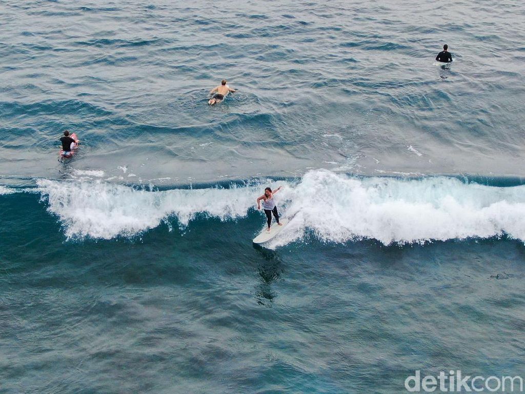 Mau Surfing di Simeulue Aceh? Segini Uang yang Harus Dibawa