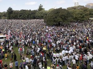 Lautan Manusia di Aksi Demo Terbesar dalam Sejarah Australia Lautan Manusia di Aksi Demo Terbesar dalam Sejarah Australia