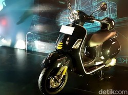 Begini Rasanya Geber Vespa Seharga Mobil ke Sentul