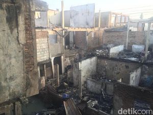 Korban Kebakaran di Jatinegara Mengeluh Sakit ISPA dan Ketersediaan Obat