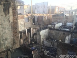 Korban Kebakaran di Jatinegara Mengeluh Sakit ISPA dan Ketersediaan Obat