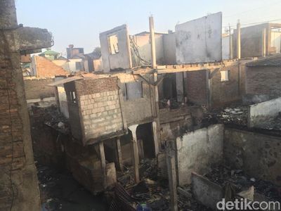 Potret Kebakaran di Jatinegara yang Hanguskan Ratusan Rumah