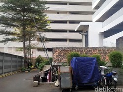 Kisah Rumah Tua di Tengah Kompleks Apartemen Mewah