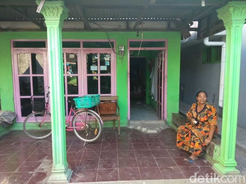 Pinjam Uang Tetangga, 2 Janda di Sidoarjo Terancam Kehilangan Rumah Pinjam Uang Tetangga, 2 Janda di Sidoarjo Terancam Kehilangan Rumah