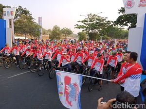 Sinergitas TNI-Polri, Ribuan Warga Jatim Ngonthel Bareng Tiga Pilar Sinergitas TNI-Polri, Ribuan Warga Jatim Ngonthel Bareng Tiga Pilar