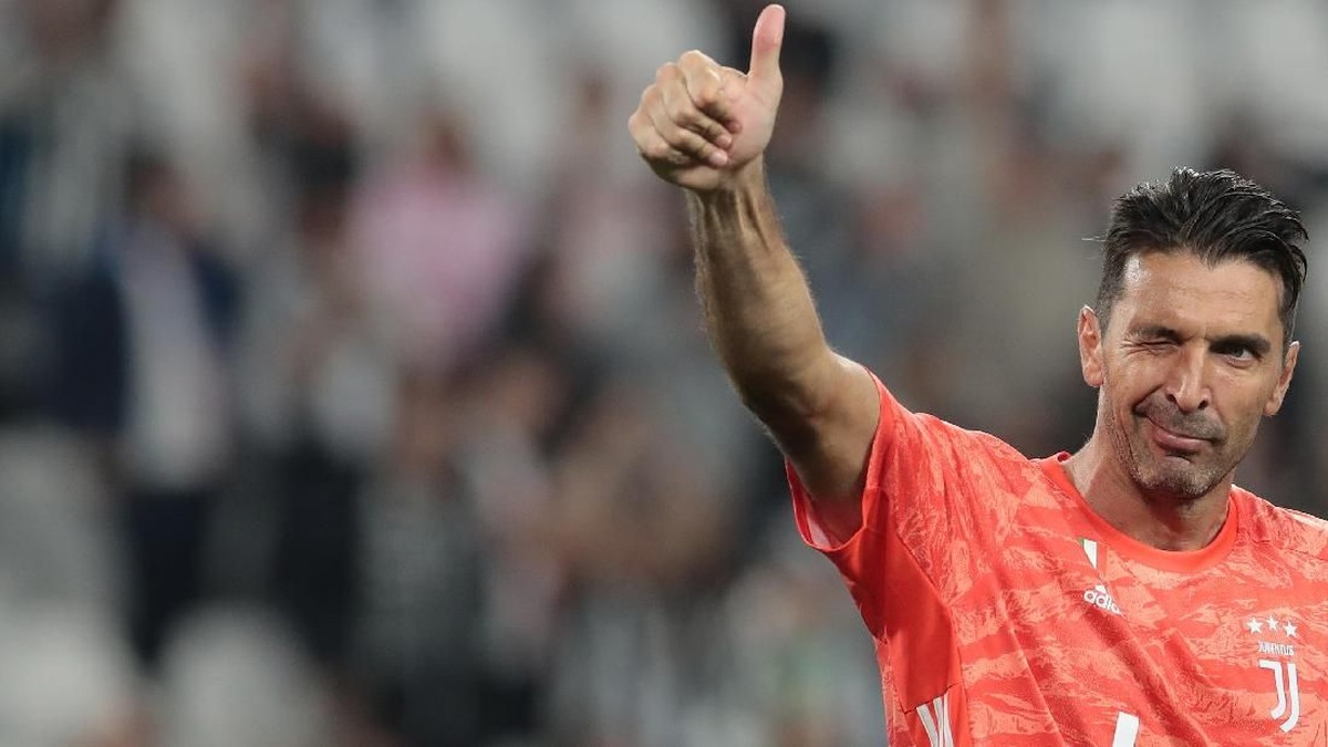 Gianluigi Buffon main sebagai starter saat Juventus menang atas Hellas Verona (Foto: Emilio Andreoli/Getty Images)