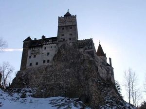 Bertamu ke Kastil Drakula di Rumania Bertamu ke Kastil Drakula di Rumania