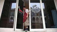 Pantang Berpangku Tangan, Barista Ini Berjuang Meski Cuma Punya Satu Kaki