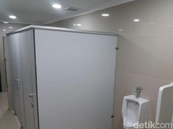 Toilet Viral Tanpa Sekat di Stasiun Ciamis Akhirnya Pakai Sekat