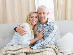 Menurut Riset, Ini Alasan Mengapa Pasangan Suami - Istri Bisa Mirip