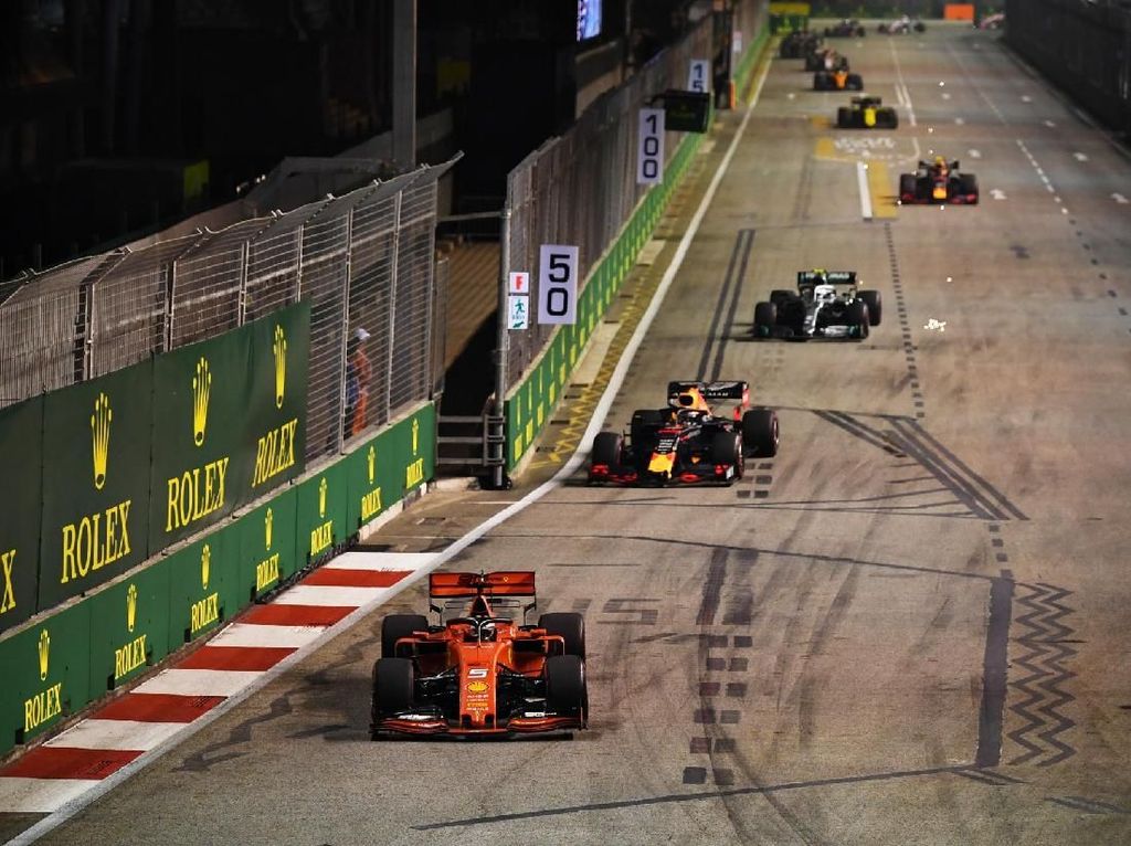 Vettel Menangi GP Singapura, Ferrari Finis 1-2 Vettel Menangi GP Singapura, Ferrari Finis 1-2