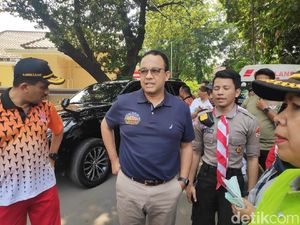 Anies Segera Minta Hasil Medis Petugas Ambulans DKI yang Cedera