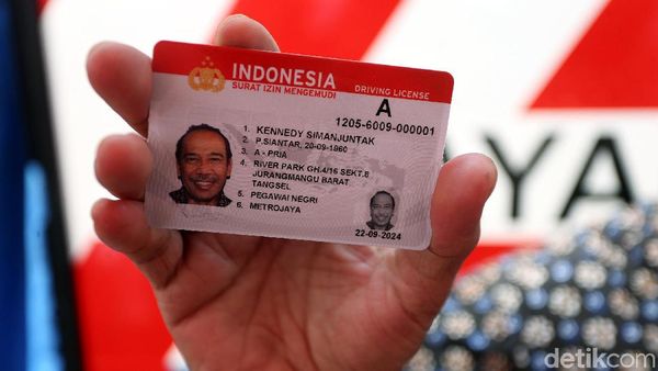 Melihat Pembuatan SIM Zaman Now yang Bisa Dipakai Belanja