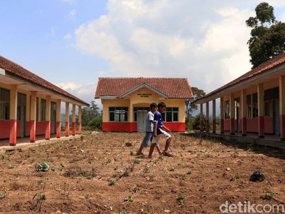 Sepi Peminat, SDN Cisabuk Bandung Ini Terbengkalai