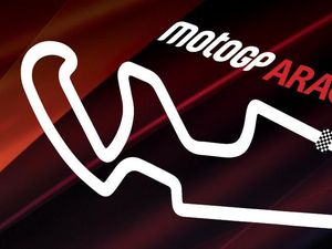 Mencoba Mengadang Marquez di Aragon Mencoba Mengadang Marquez di Aragon