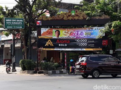 Penampakan Spanduk Gibran Cawalkot yang Bertebaran di Solo