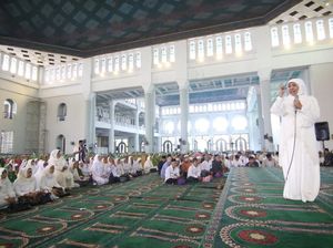 Haul Pendiri Muslimat NU, Khofifah Bicara Dakwah Ekonomi dan Digital Haul Pendiri Muslimat NU, Khofifah Bicara Dakwah Ekonomi dan Digital