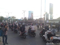 Massa Aksi Gejayan Memanggil Bubarkan Diri, Pertigaan Colombo Dibuka