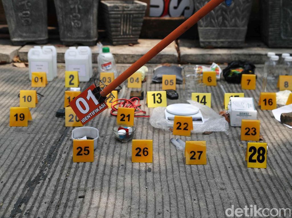 Yang Perlu Diketahui dari Penggerebekan Terduga Teroris Hari ini Yang Perlu Diketahui dari Penggerebekan Terduga Teroris Hari ini