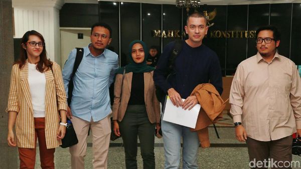 Faldo Maldini Cs Gugat UU Pilkada ke MK