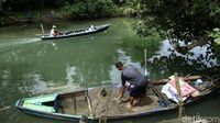 Potret Aktivitas Warga Penambang Pasir di Pulau Simeulue