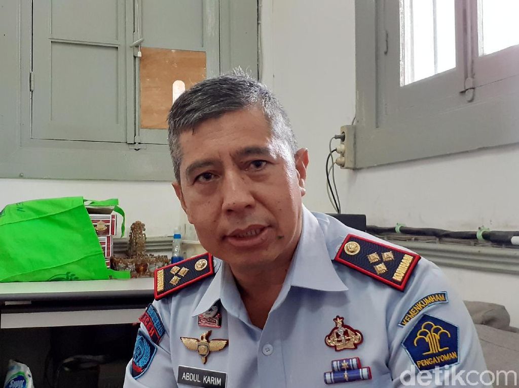 Luthfi Hasan Pulang Malam Hadiri Pernikahan Anaknya, Kalapas: Sesuai Prosedur Luthfi Hasan Pulang Malam Hadiri Pernikahan Anaknya, Kalapas: Sesuai Prosedur
