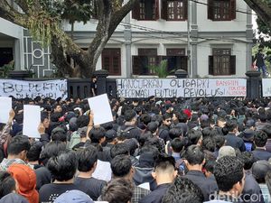 Ratusan Mahasiswa di Malang Tuntut Pencabutan RKUHP