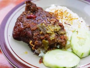 Nasi Bebek Cak Malik : Uenaak Poll! Begor Madura Disiram Bumbu Hitam yang Mantap Nasi Bebek Cak Malik : Uenaak Poll! Begor Madura Disiram Bumbu Hitam yang Mantap