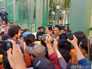 60 Mahasiswa Tolak RUU KUHP dan UU KPK Diterima Masuk ke Gedung DPR