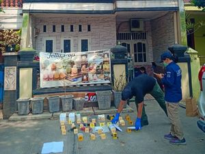 Penampakan Barang Bukti Teroris di Jakut: Bahan Peledak TATP-Senpi