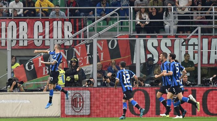 JUDI ONLINE Pemain Inter Milan merayakan gol ke gawang AC Milan. Kemenangan di laga derby mengantar Nerazzurri sementara memimpin klasemen Liga Italia. (Foto: Tullio M. Puglia/Getty Images)