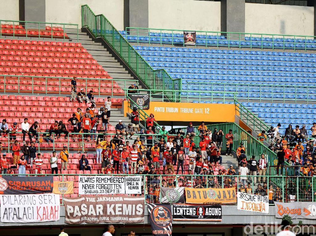 Jakmania, Persija Masih Terus Butuh Dukunganmu Jakmania, Persija Masih Terus Butuh Dukunganmu