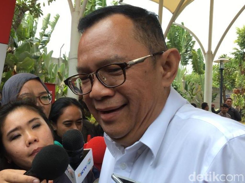 Teka-teki Eks Sesmenpora Usai Diperiksa KPK: Lihat Saja di Pengadilan Teka-teki Eks Sesmenpora Usai Diperiksa KPK: Lihat Saja di Pengadilan