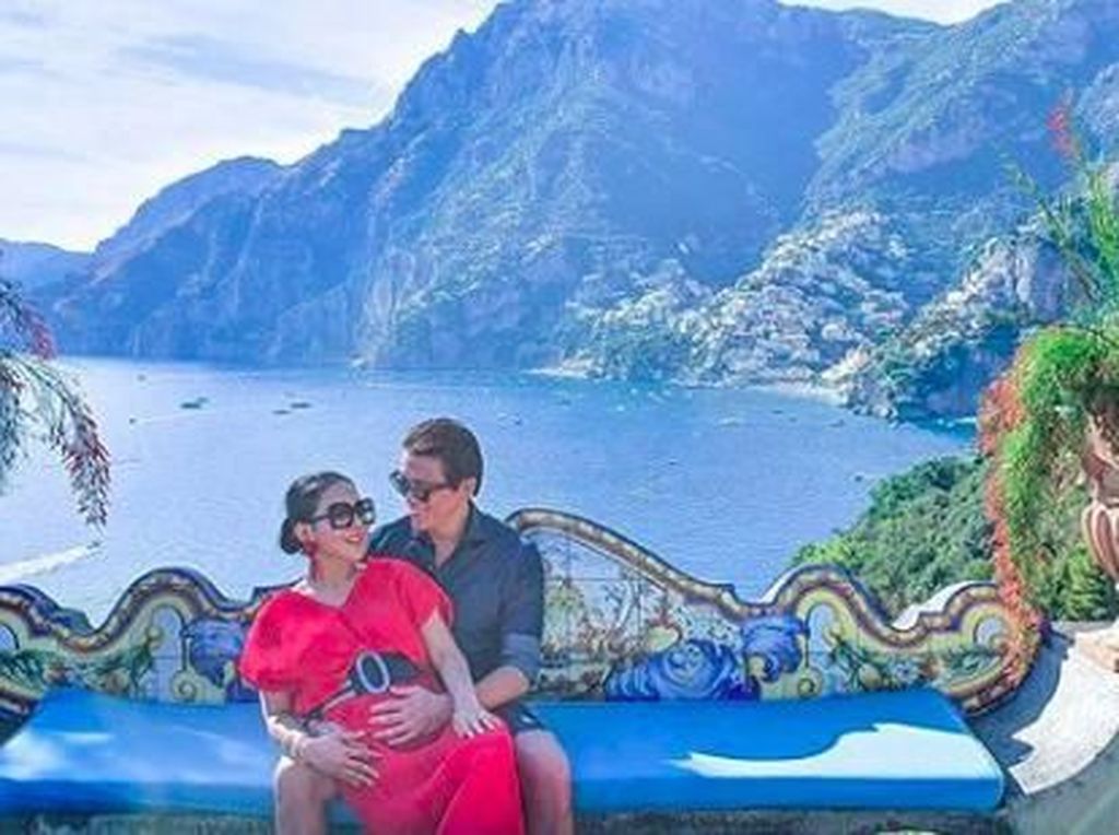 Posting Ini, Syahrini Sudah Hamil? Posting Ini, Syahrini Sudah Hamil?