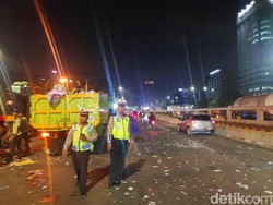 Unjuk Rasa Mahasiswa Usai, Jalan di Depan DPR Dibuka