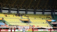 Suasana kali ini jauh lebih sepi dari laga-laga kandang Persija sebelumnya.