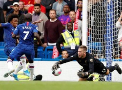 Di babak kedua, Liverpool bisa memegang kendali permainan. Namun, Chelsea juga terus menekan guna mencari gol. Di menit ke-59, peluang didapat Chelsea lewat NGolo Kante, namun masih belum membuahkan gol. Istimewa/John Sibley/Reuters.
