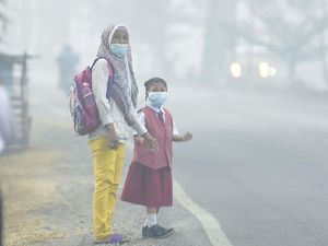 Anak Sekolah Jadi Korban Asap Karhutla: Siswa Terpaksa Libur hingga PJJ