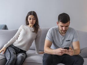 Sepupuku Selingkuhan Suamiku, Kisah Sedih Wanita Dikhianati Suami Sepupuku Selingkuhan Suamiku, Kisah Sedih Wanita Dikhianati Suami