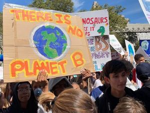 Jelang KTT Iklim PBB, Aktivis Muda Gelar Aksi dan Konferensi di New York Jelang KTT Iklim PBB, Aktivis Muda Gelar Aksi dan Konferensi di New York