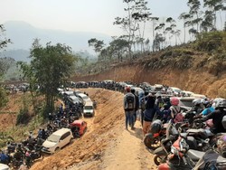 Viral, Negeri di Atas Awan Gunung Luhur Diserbu Pengunjung
