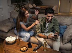 Zodiak Asmara 1 Desember: Aquarius Jangan Hanya Mau Manisnya