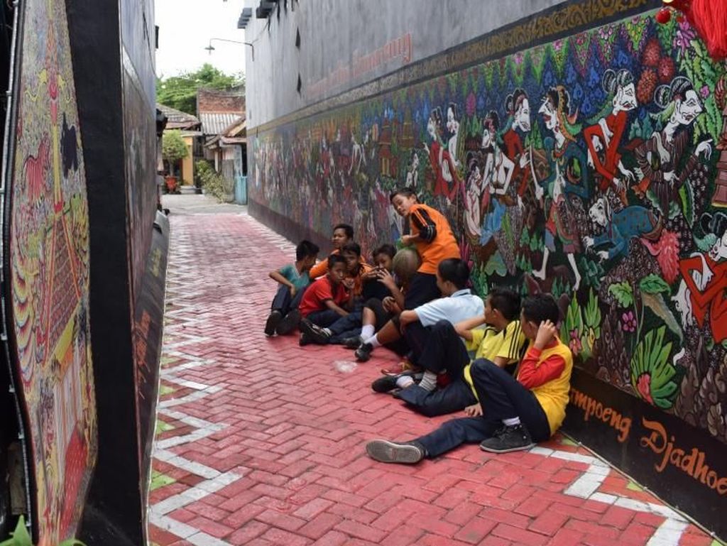 Mural-mural Cantik di Semarang Mural-mural Cantik di Semarang