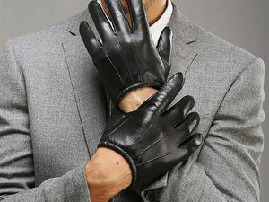 Sulap Limbah Kulit Jadi Sarung Tangan, Arul Raup Belasan Juta