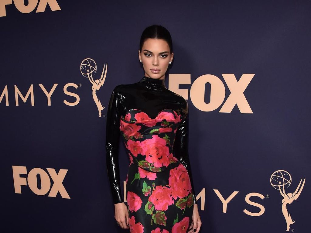 Mengintip Dekorasi Natal di Rumah Rp 118 Miliar Kendall Jenner Mengintip Dekorasi Natal di Rumah Rp 118 Miliar Kendall Jenner