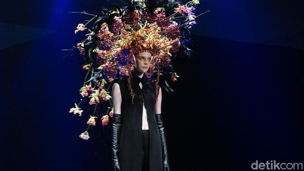 Cantik dan Unik, Deretan Aksesori Ini Terbuat dari Bunga Khas Indonesia