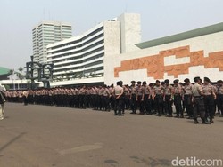 Polri-TNI Gelar Apel Pengamanan Jelang Unjuk Rasa di DPR