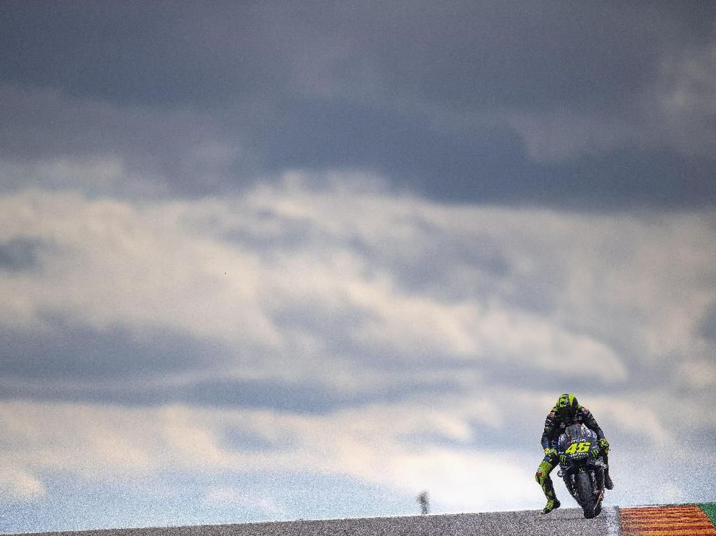 Keluh Kesah Rossi: Saya yang Paling Menderita Dibanding Quartararo dan Vinales Keluh Kesah Rossi: Saya yang Paling Menderita Dibanding Quartararo dan Vinales