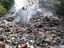 Camat Sukaraja Baru Tahu Ada Gunung Sampah 16 Meter di Cilebut Bogor
